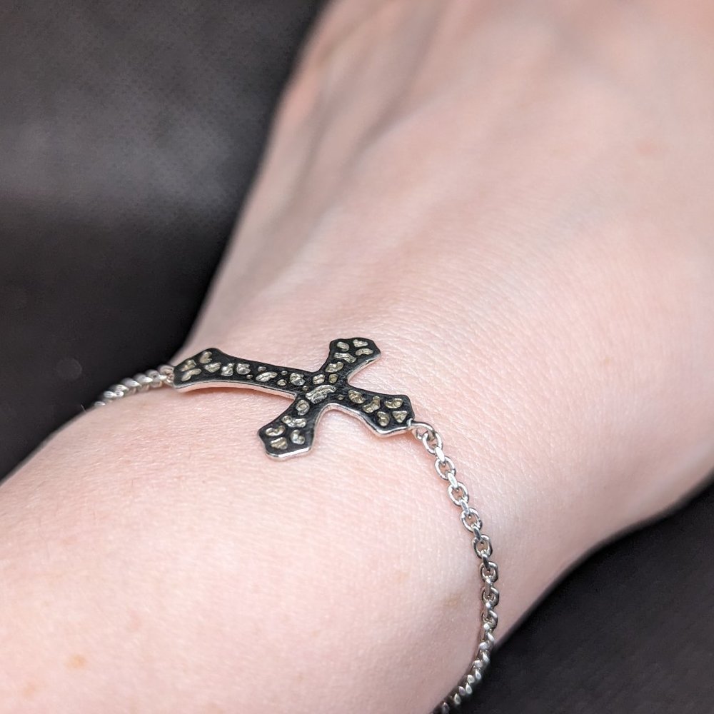 Hammered Cross Bracelet Adjustable - image 1